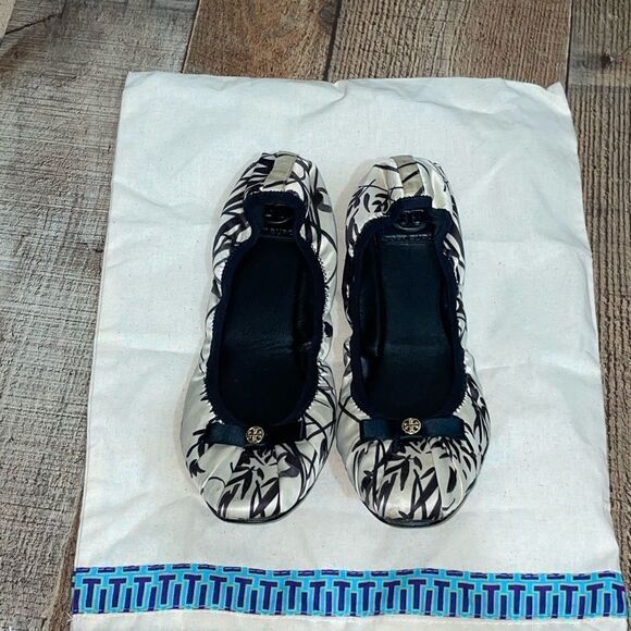 Tory Burch Womens Ivory Black Ballet Flats Comfort Slip On Round Toe - Picture 3 of 12